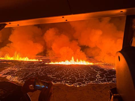 webcam iceland volcano|Live feed from the eruption